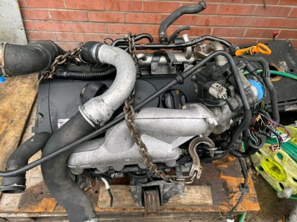 VW TRANSPORTER 2.5TDI BNZ ENGINE 

JUST REMOVED FROM A VAN WE ARE BREAKING WE HAVE TO OFFER THIS COMPLETE 
2.5TDI BNZ ENGINE WHICH HAS COVERED 129K

ENGINE COMES COMPLETE WITH ALL ANCILLARIES END ENGINE LOOM - Image 7