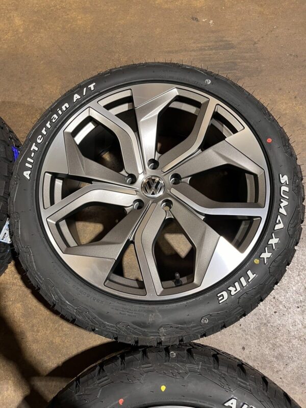 Brand new set of 20” alloy wheels - Image 3