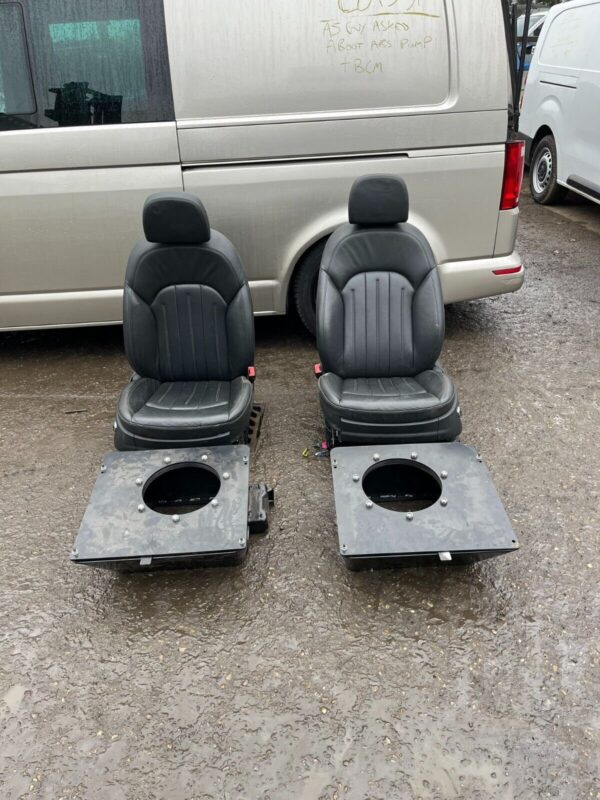 2008 Vw Transporter T5 Captin Seat Base's And Leather Seats - Image 7