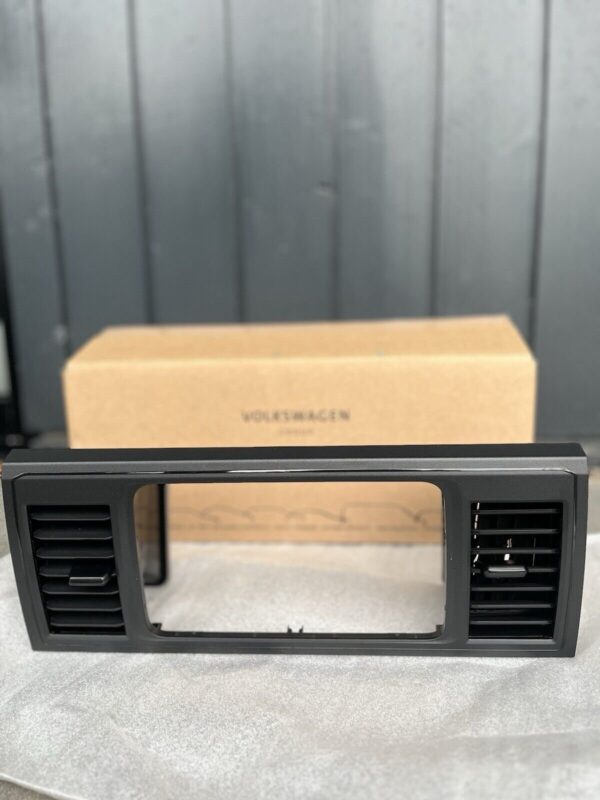 VW Transporter T6 Replacement Stereo Dash Vent Kit - Image 2