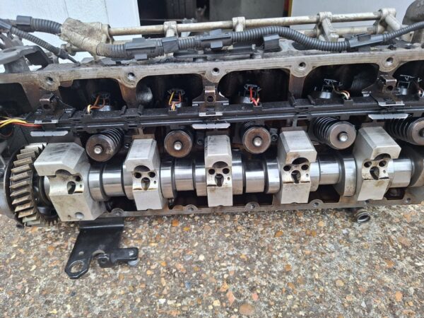 Vw Transporter T5 Shuttle 2.5Tdi Bnz Cylinder Head - Image 2