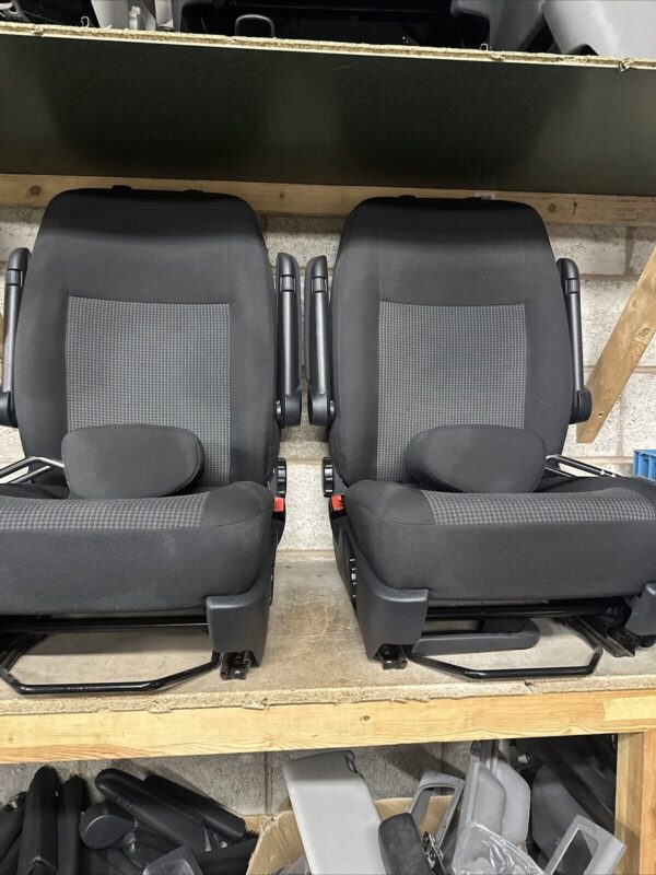 VW T5 T6 Transporter Caravelle Front Driver Captain Seat And Passenger Seats