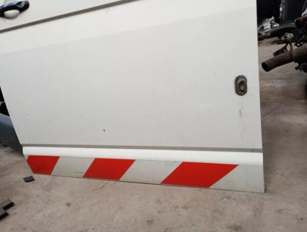 2018 VW TRANSPORTER T6 SLIDING DOOR PASSENGER SIDE WHITE - Image 3