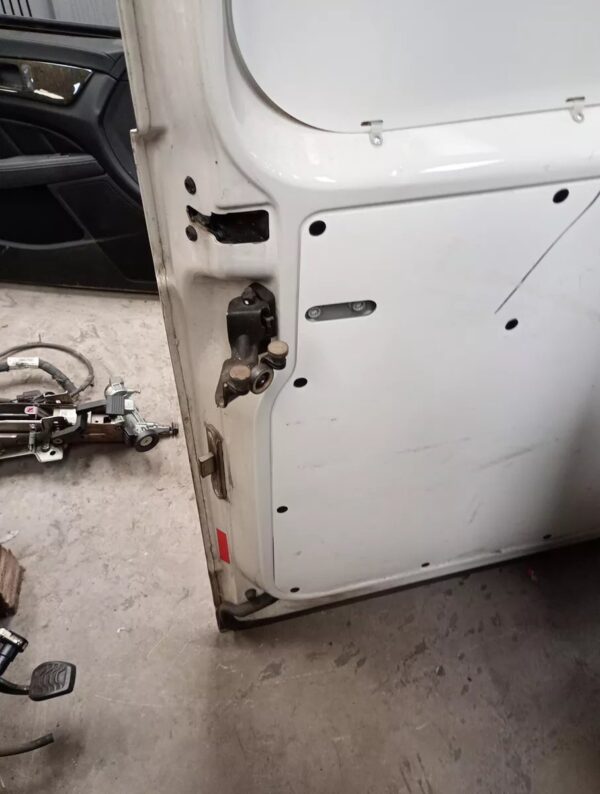 2018 VW TRANSPORTER T6 SLIDING DOOR PASSENGER SIDE WHITE - Image 5