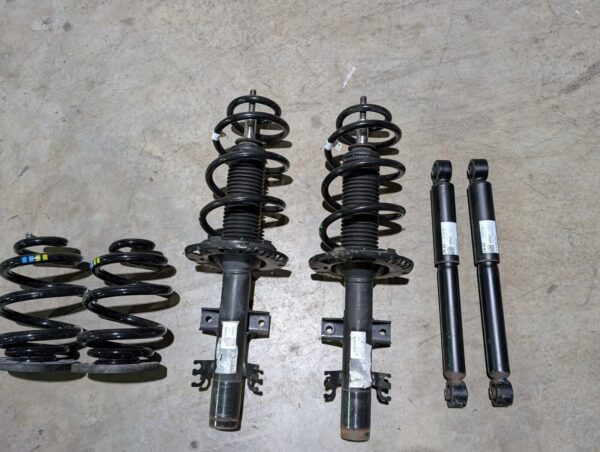 Low Mile Genuine Volkswagen Transporter T6.1 T30 Front And REAR Suspension Set - Image 7