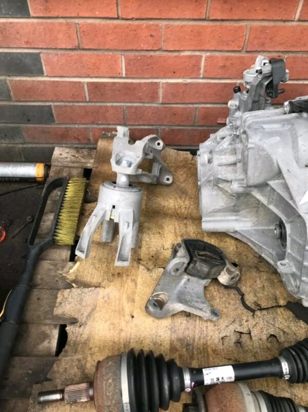 COMPLETE 6 SPEED GEARBOX CONVERSION

JUST REMOVED FROM A 2017 T6 WE HAVE FOR BREAKING, COMES WITH EVERYTHING YOU NEED TO CONVERT YOUR 5 SPEED T5/T5.1 OR T6 FROM 5 TO 6 SPEED. KIT INCLUDES

6 SPEED GEARBOX (CODE PSV)
DRIVE SHAFTS
GEAR SHIFTER AND CABLES
REAR ENGINE MOUNT
GEARBOX MOUNT

PRICED AT £1500 PLUS VAT WITH DELIVERY AVAILABLE IF NEEDED. - Image 4