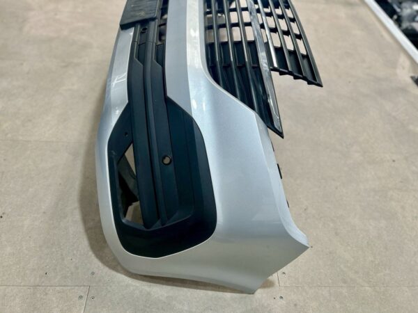 Vw Transporter T6.1 Genuine Complete Front Bumper In Reflex Silver La7W - Image 4
