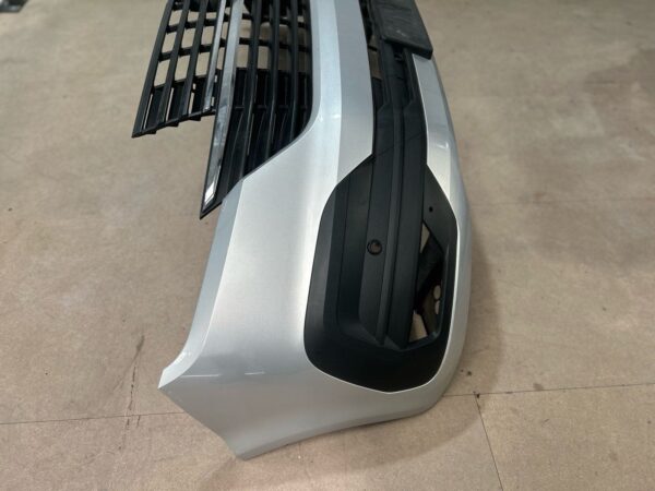 Vw Transporter T6.1 Genuine Complete Front Bumper In Reflex Silver La7W - Image 5